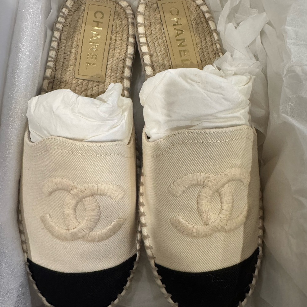 CHANEL Women's Beige and Black Espadrilles
